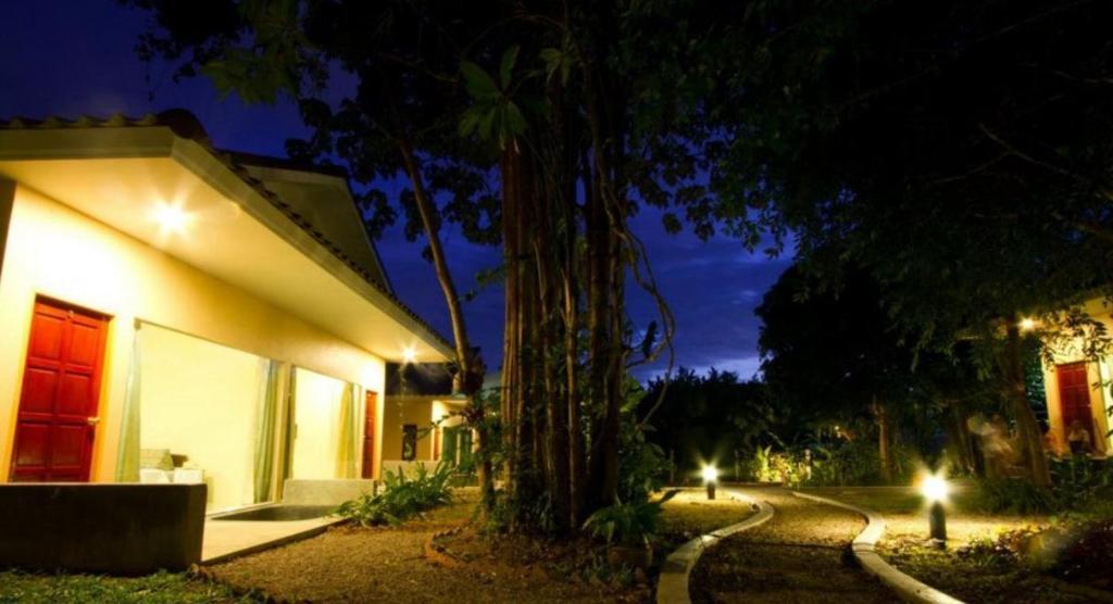 Villa De Mama Rawai Екстер'єр фото
