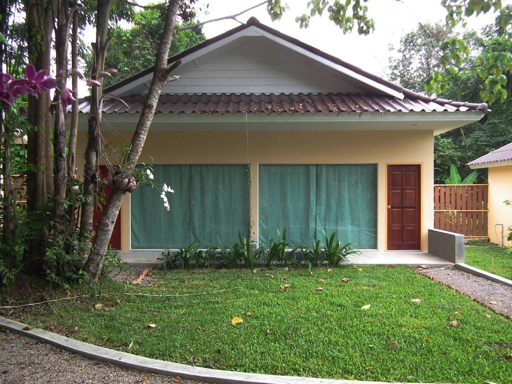 Villa De Mama Rawai Екстер'єр фото