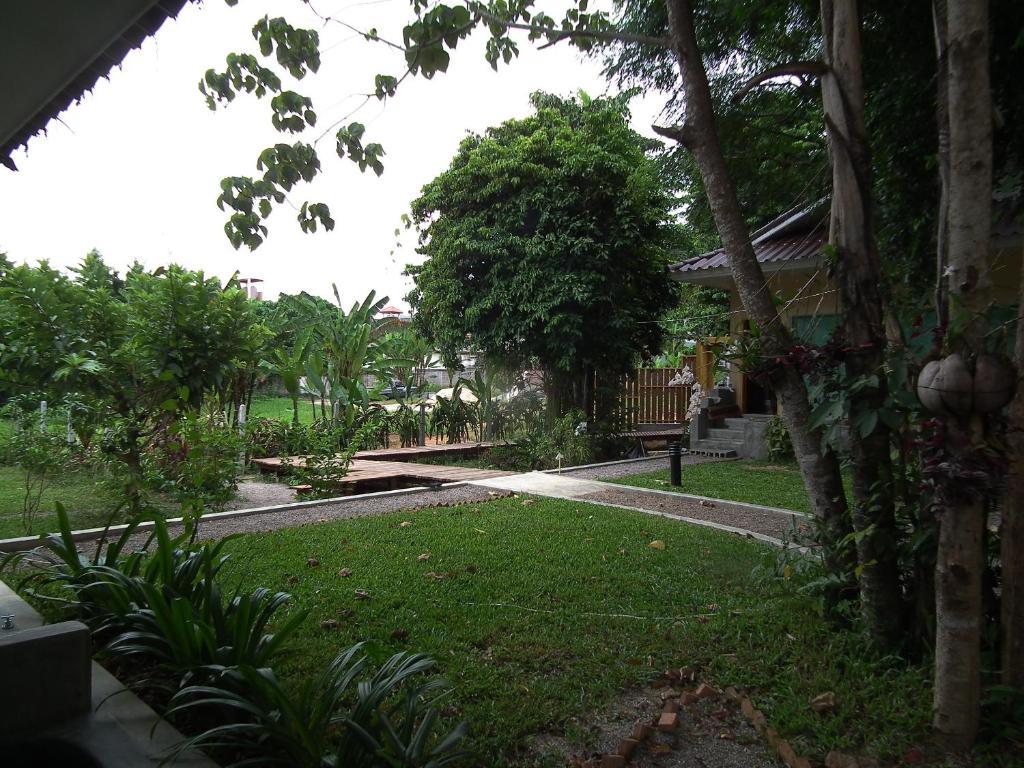 Villa De Mama Rawai Екстер'єр фото