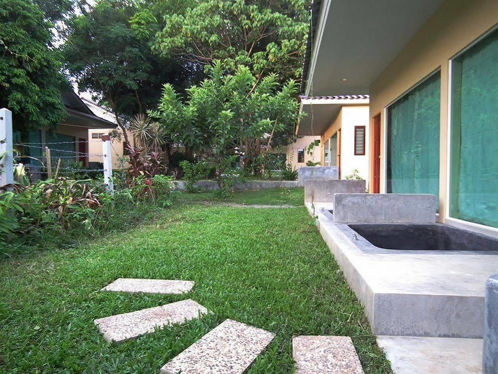 Villa De Mama Rawai Екстер'єр фото