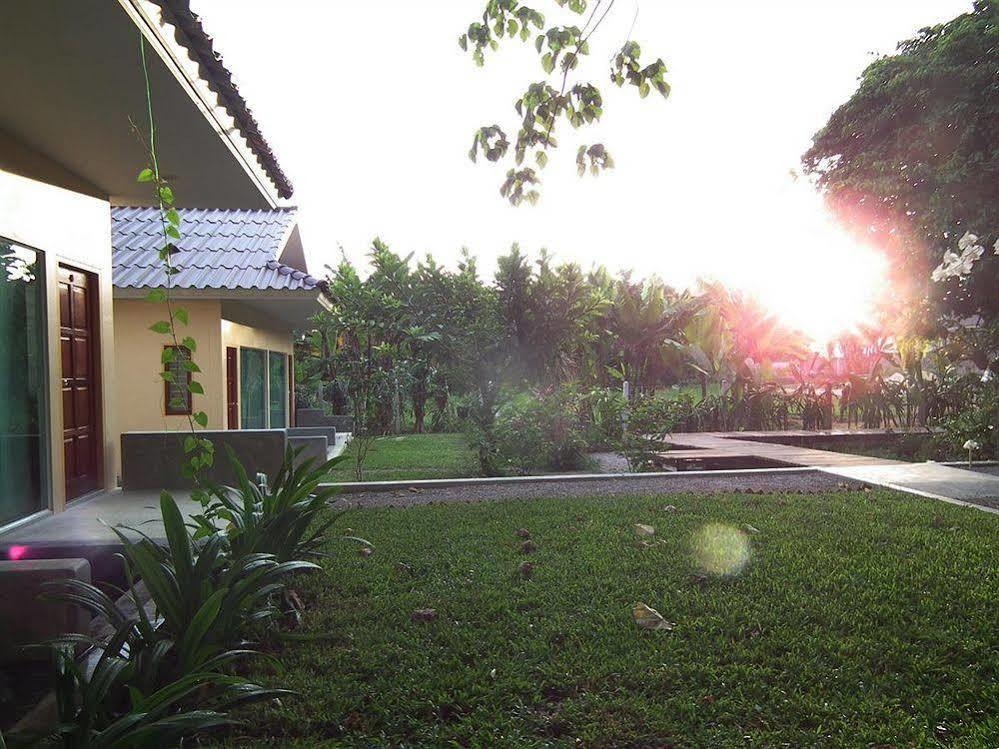 Villa De Mama Rawai Екстер'єр фото